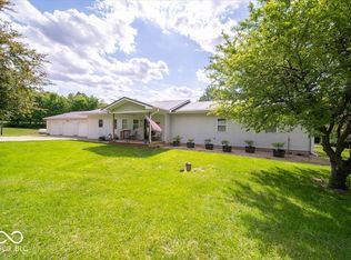 11815 E Pocahontas Dr, Greencastle, IN 46135