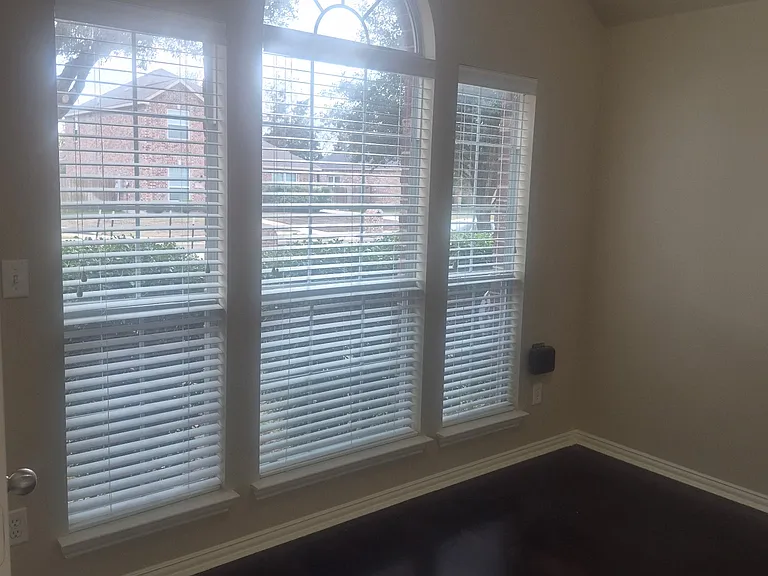 709 Shady Meadow Ln — Photo 5