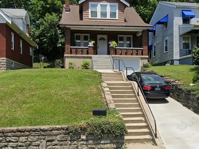 2035 New Linden Rd — Photo 2