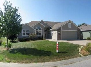 1713 S Fox Ridge Dr, Raymore, MO 64083