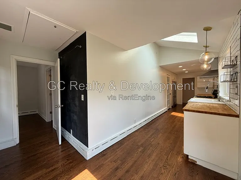 255 Crest Rd — Photo 9
