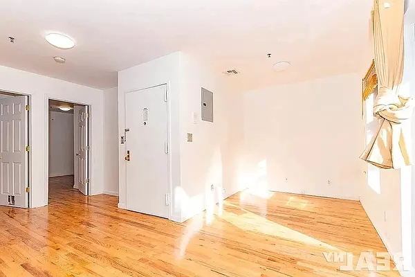 Rented by REAL New York | media 9