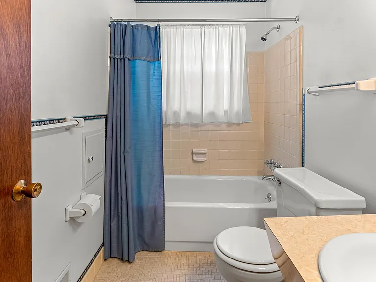 14580 Ford Ave — Photo 19