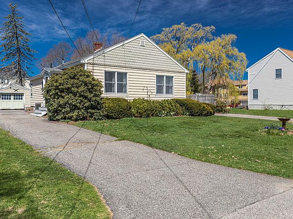 4th image of 227 Willard Ave