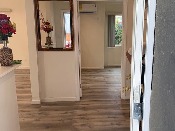 2nd image of 7412 Balboa Blvd #3