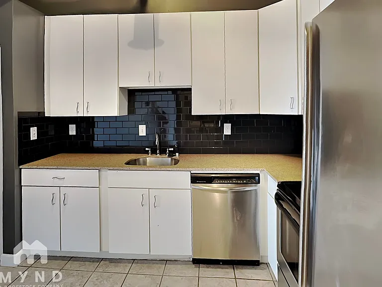 326 Nelson St SW #401 — Photo 4