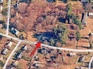 4 Leeward Dr, New Milford, CT 06776