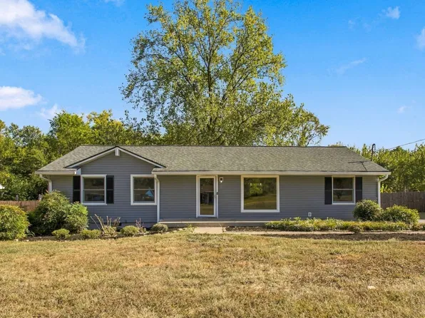 106 Cedarcrest Dr, Hendersonville, TN 37075