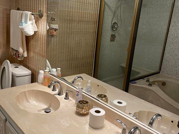 4th image of 4200 N Ocean Drive W #1-103