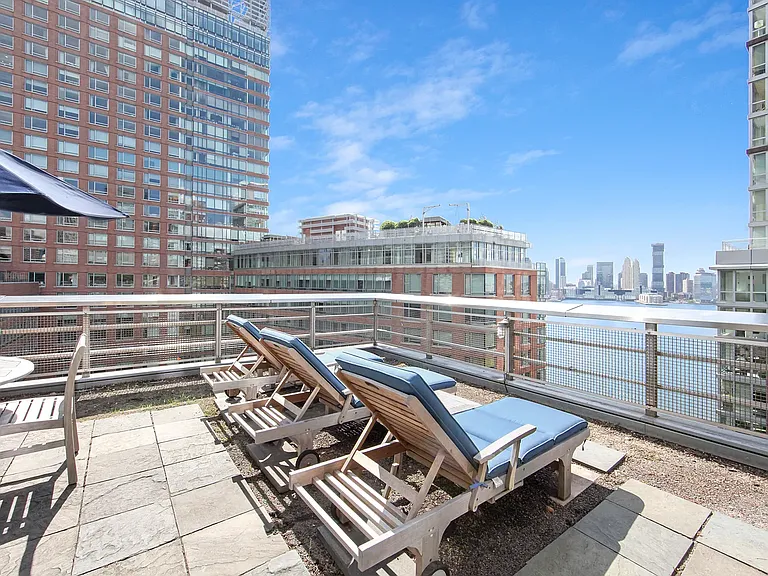 211 N End Ave #14H — Photo 8