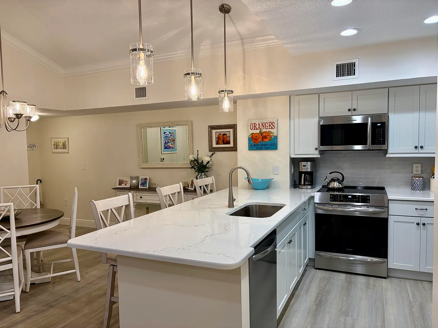 2 bed, 2.0 bath, 991 sqft, $3,800 — Photo 3