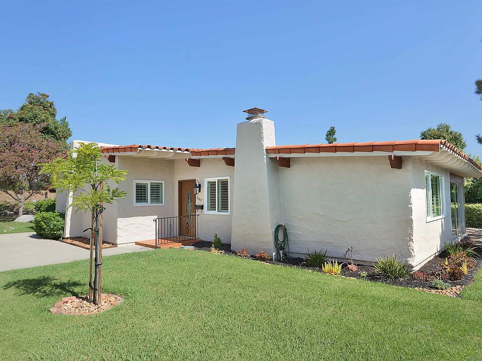 1st image of 16667 Diaz Dr