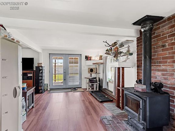 5th image of 855 N Orchard Ave