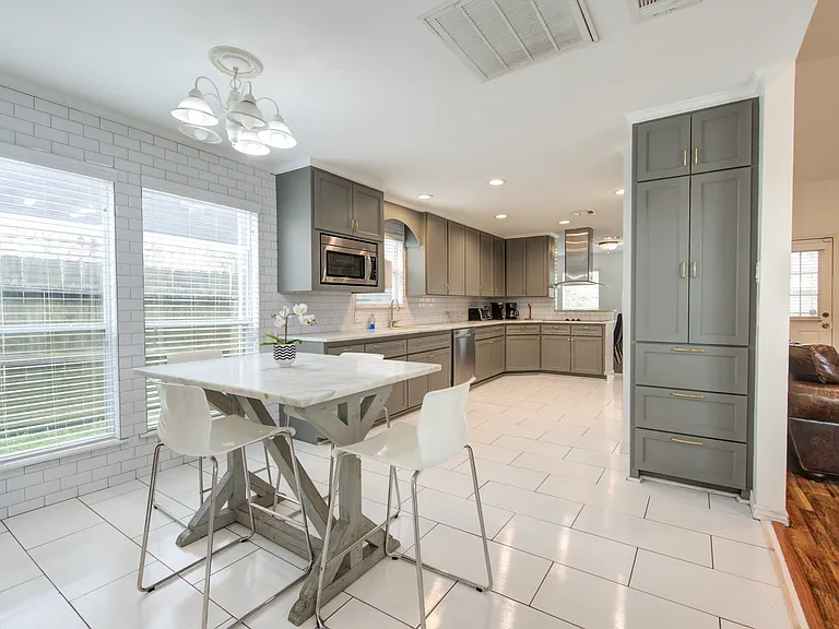 1522 S Kirkwood Rd — Photo 29