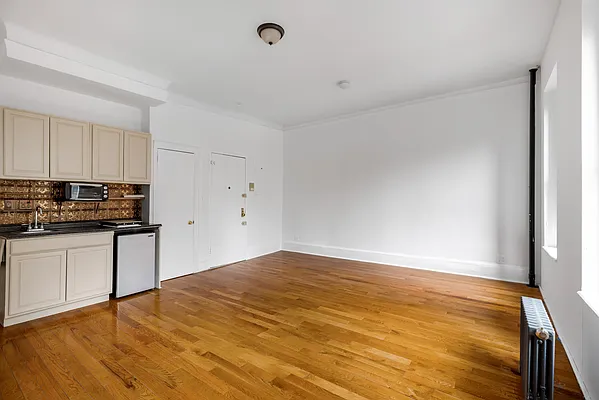 Rented by Lexiti Realty Corp | media 6