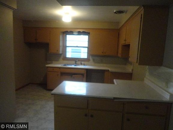 3rd image of 5222 Newton Ave N