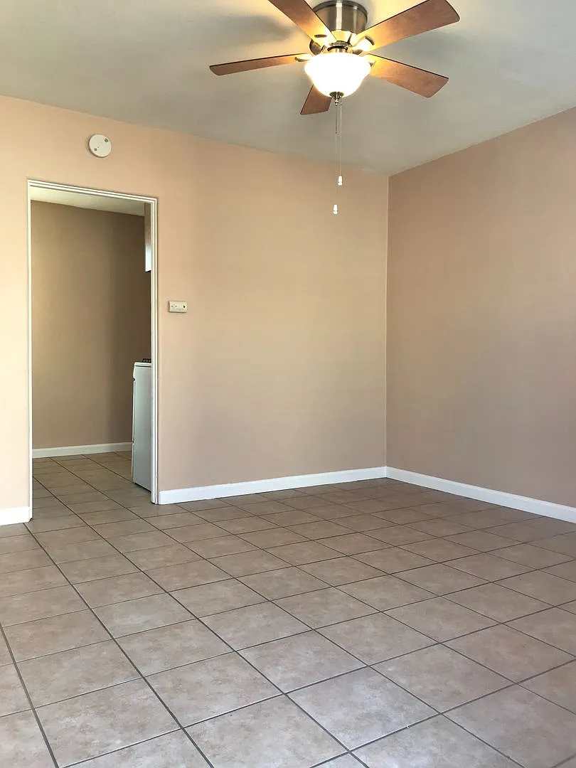 unit on 22nd — Photo 4