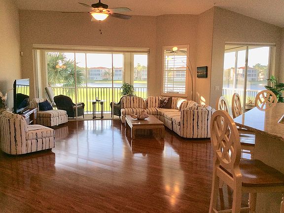 Vaulted ceiling Great Room