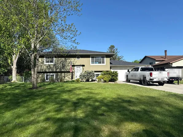 11429 Edgewood Pl N, Champlin, MN 55316