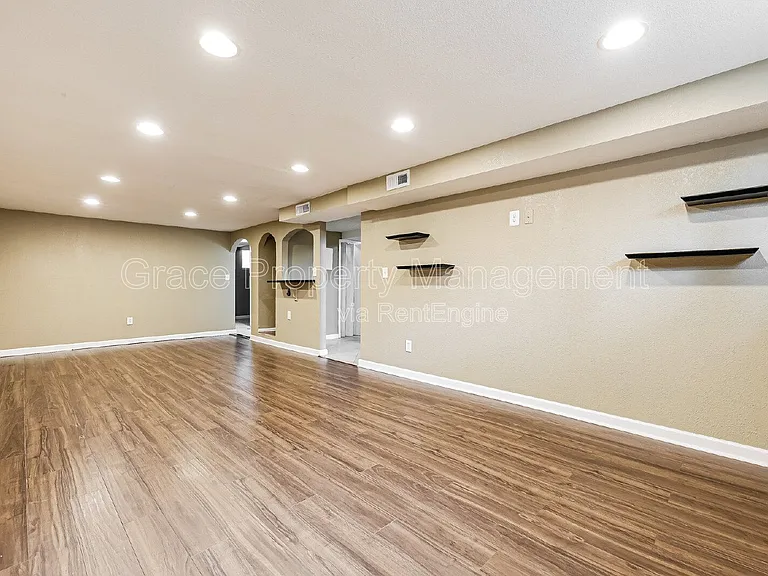1611 S Julian Way — Photo 14