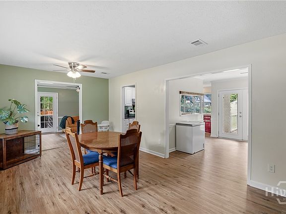 4th image of 213 Newton Avenue