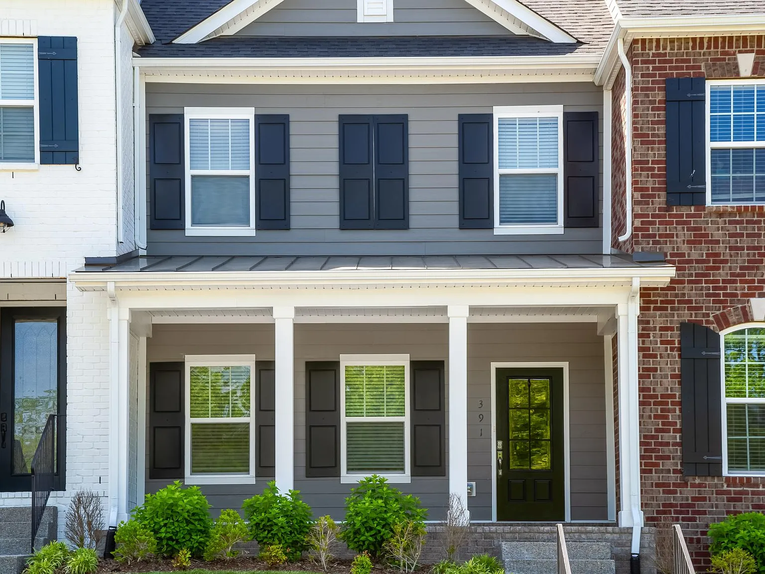 3 bed, 2.5 bath, 1752 sqft, $2,300 — Photo 2