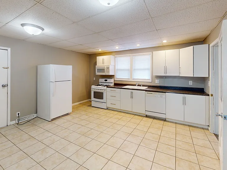 1303 Hemlock Ave — Photo 7