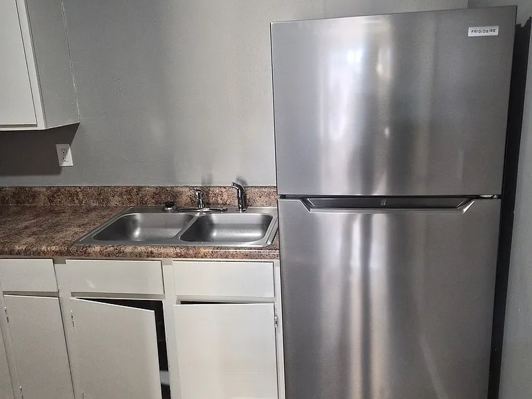 Imogene Apartments — Photo 13