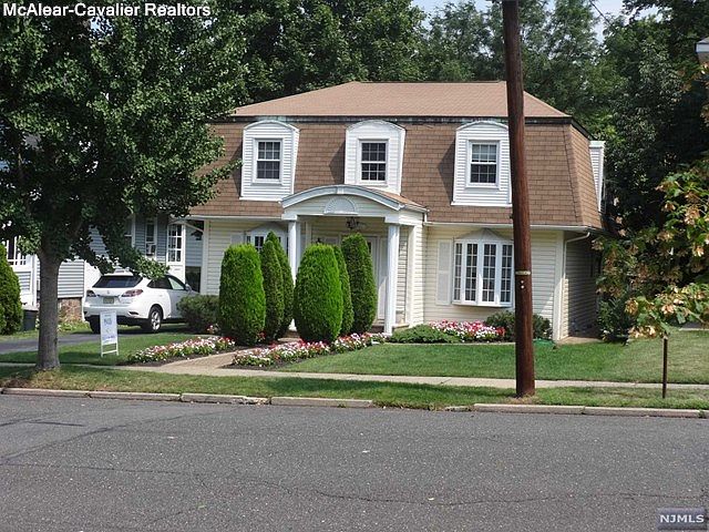 1st image of 141 Christie St