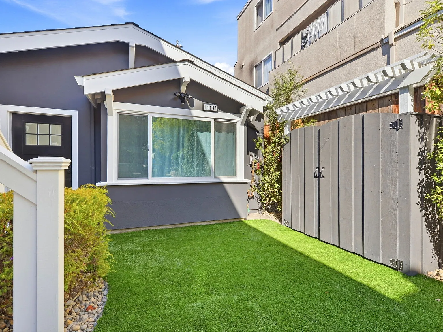 1 bed, 845 sqft, $3,800 — Photo 3