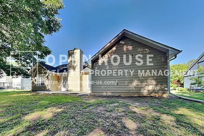 70 Leighs Grove Way — Photo 19