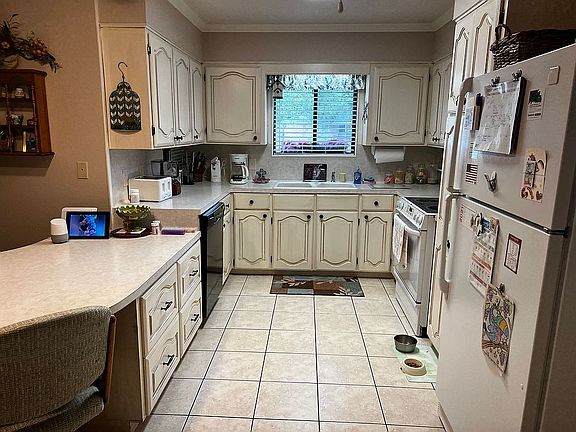 5th image of 3055 Lawn Oak Dr