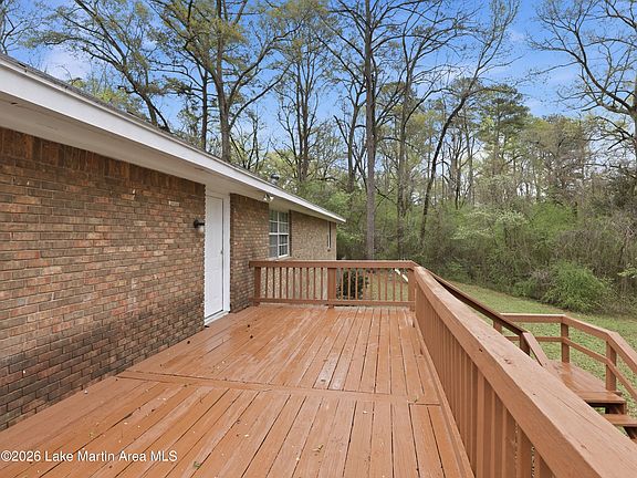 4th image of 818 Godwin Rd