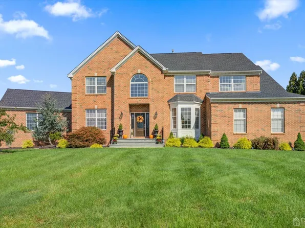 38 Clearwater Dr, Allentown, NJ 08501