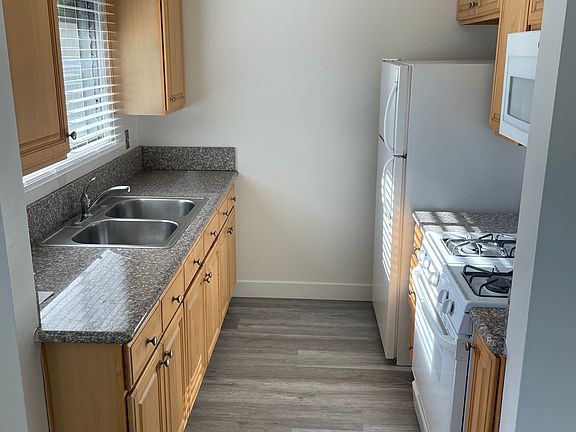 5th image of 1031 Arcadia Ave