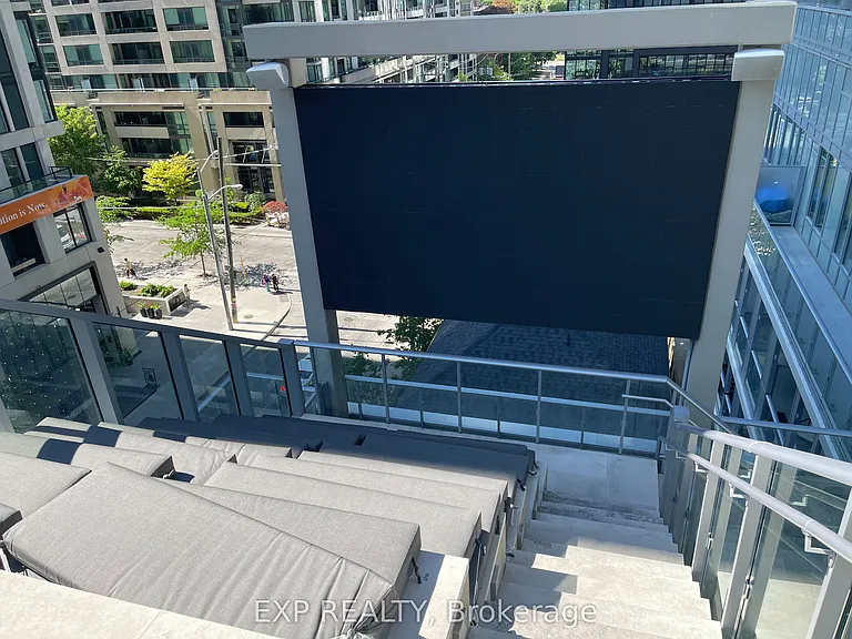 195 Redpath Ave #2015 — Photo 33