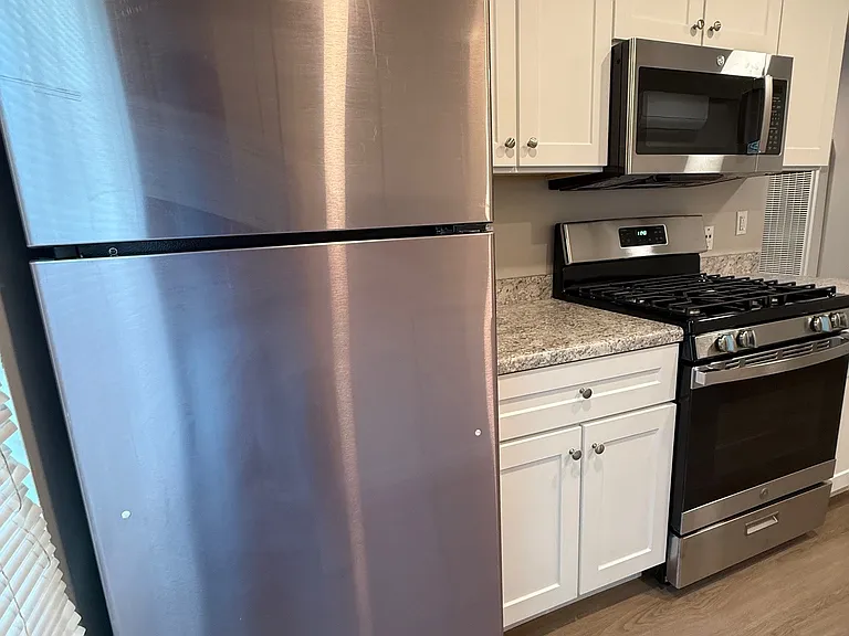 503 N Ventura Street Apt 5 Kitchen Refrigerator Range and Microwave_06182025