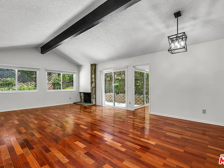 4076 Tropico Way — Photo 32