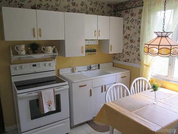 4th image of 193 Danbury Dr