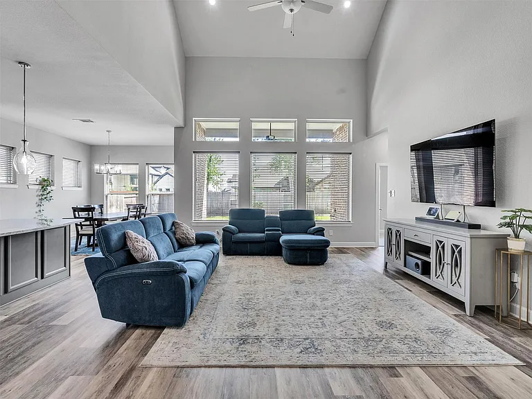 32212 Highwood Green Ln — Photo 16