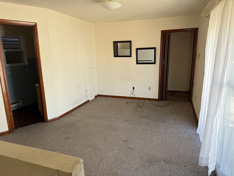 584 Thompson Ave #2 — Photo 5