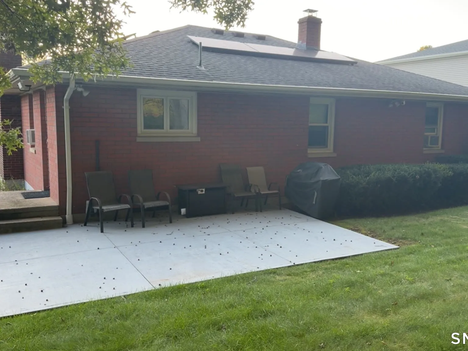 3 bed, 1.0 bath, 1048 sqft, $2,350 — Photo 2