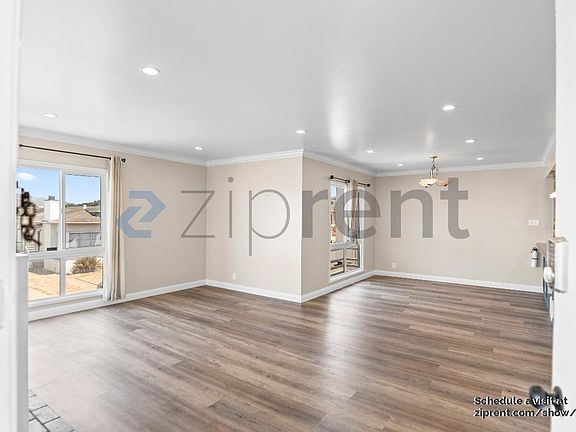 4th image of 1002 S Mayfair Ave #U