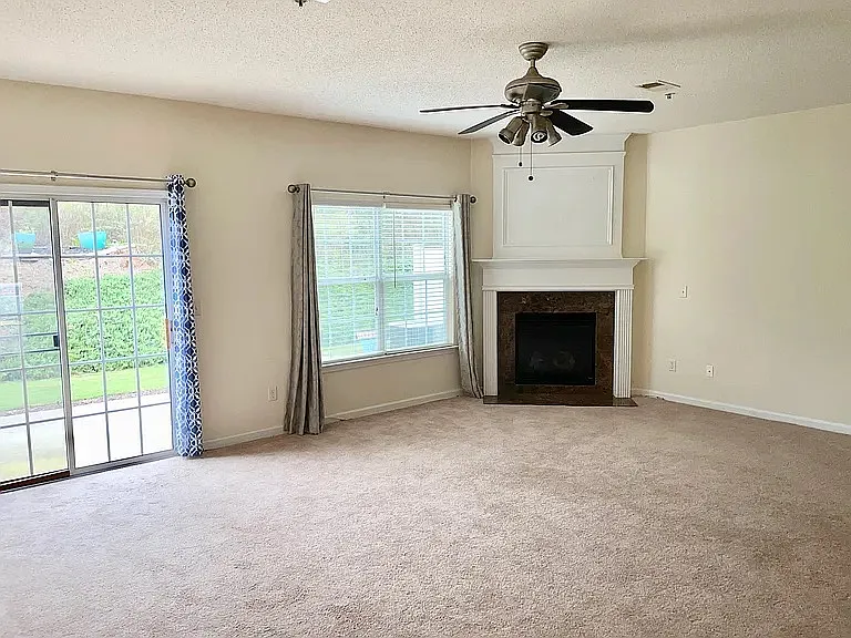 246 Azalea Cir — Photo 4