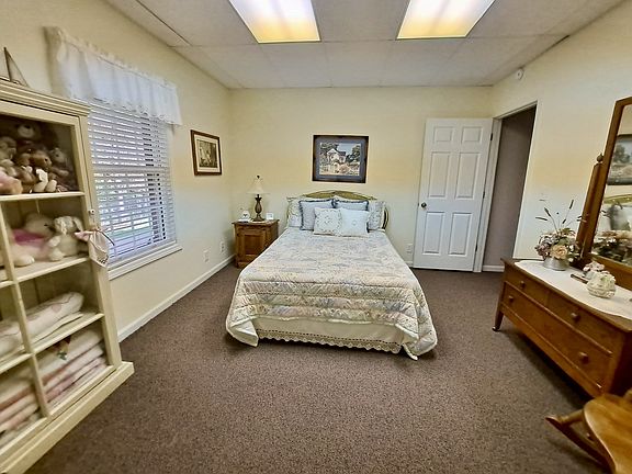 35th image of 498 Dearman St