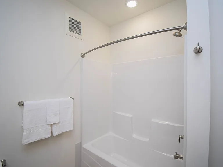 7446 S Louise Ave #101 — Photo 17
