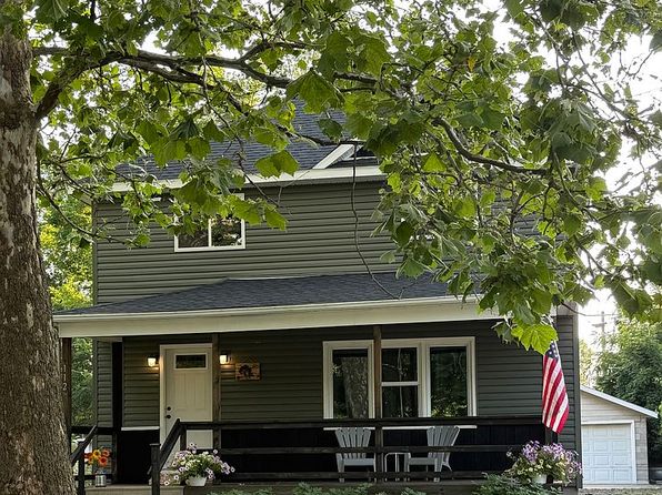 112 Alexander St