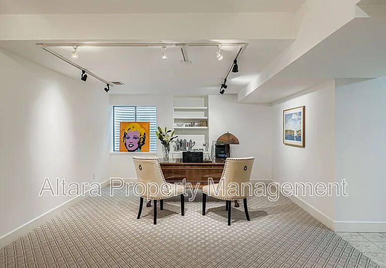 287 S Holly St — Photo 16