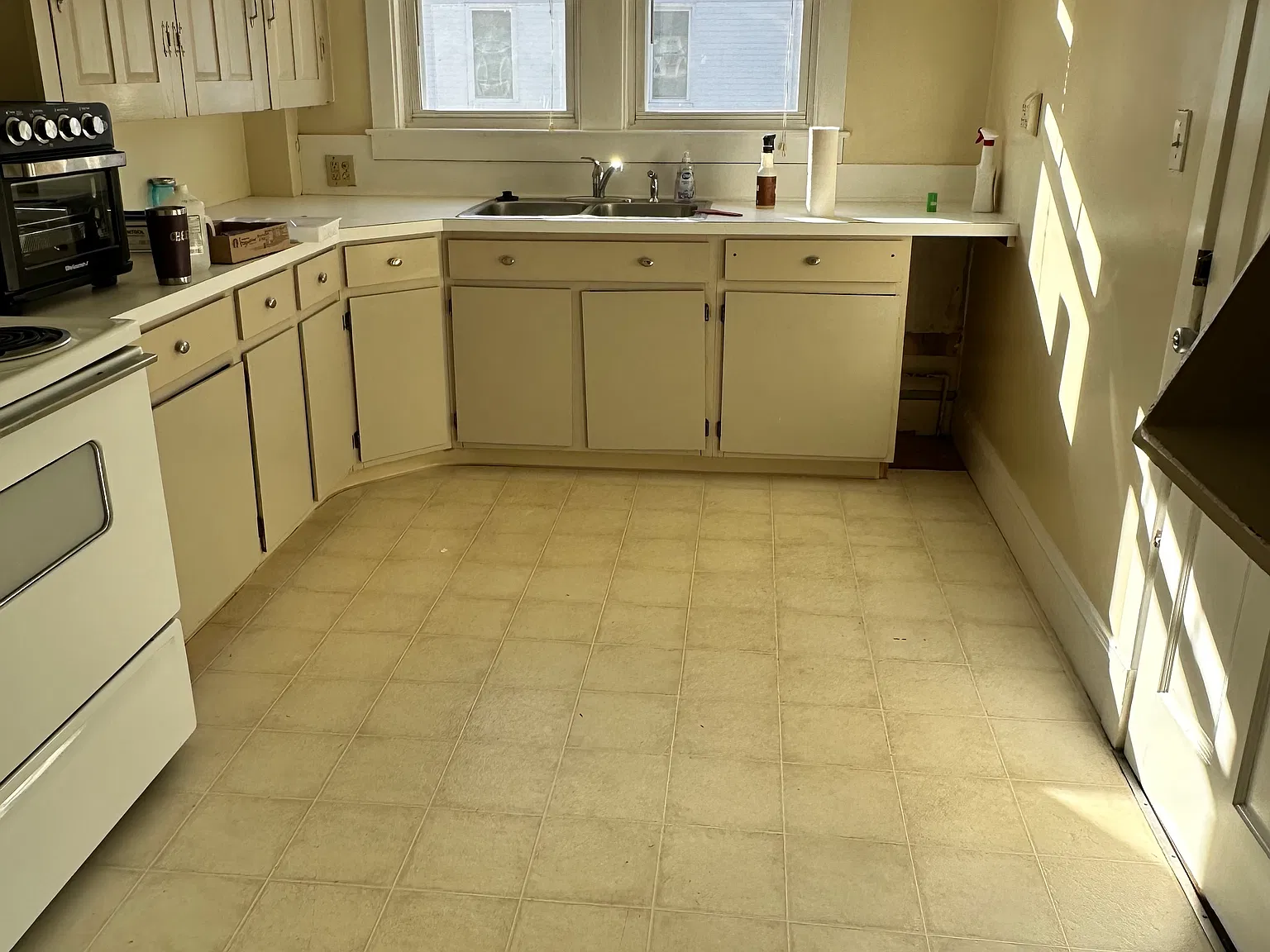 2 bed, 1400 sqft, $2,200 — Photo 2