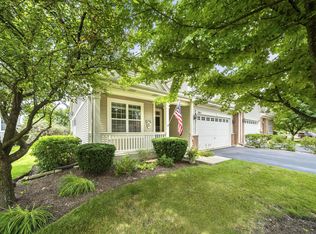1961 Glenwood Cir #B, Sugar Grove, IL 60554